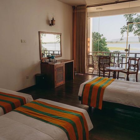Yala Oga Reach Hotel Тиссамахарама Экстерьер фото