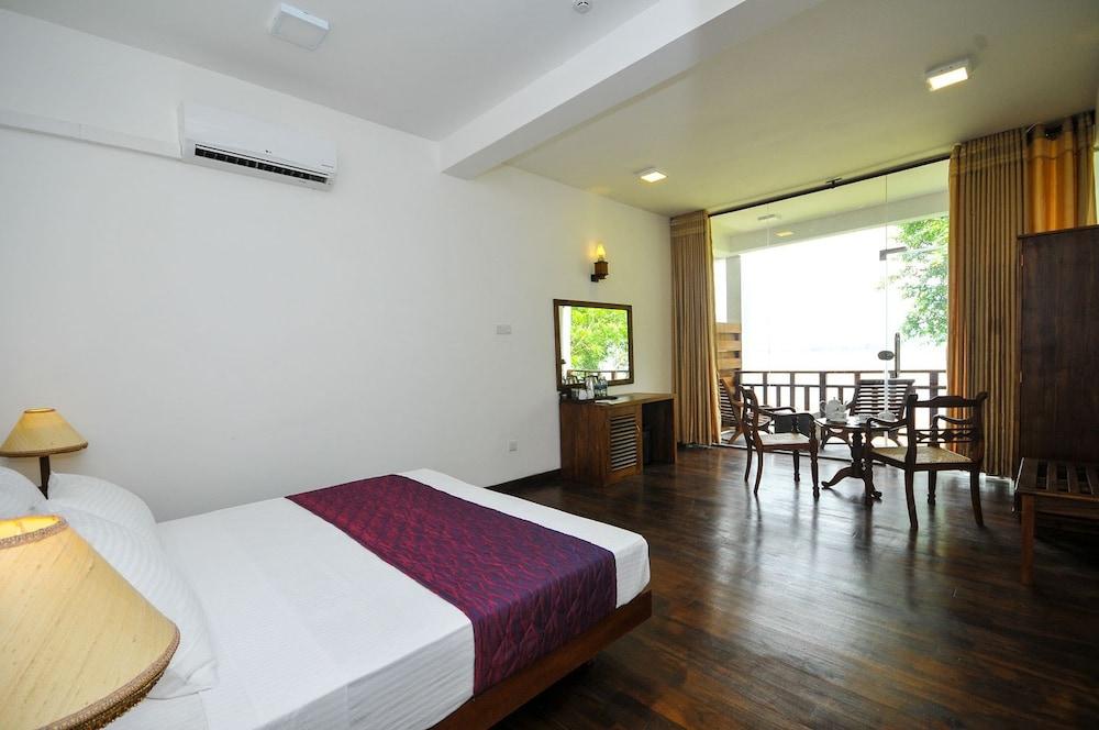 Yala Oga Reach Hotel Тиссамахарама Экстерьер фото
