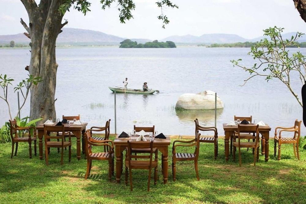 Yala Oga Reach Hotel Тиссамахарама Экстерьер фото