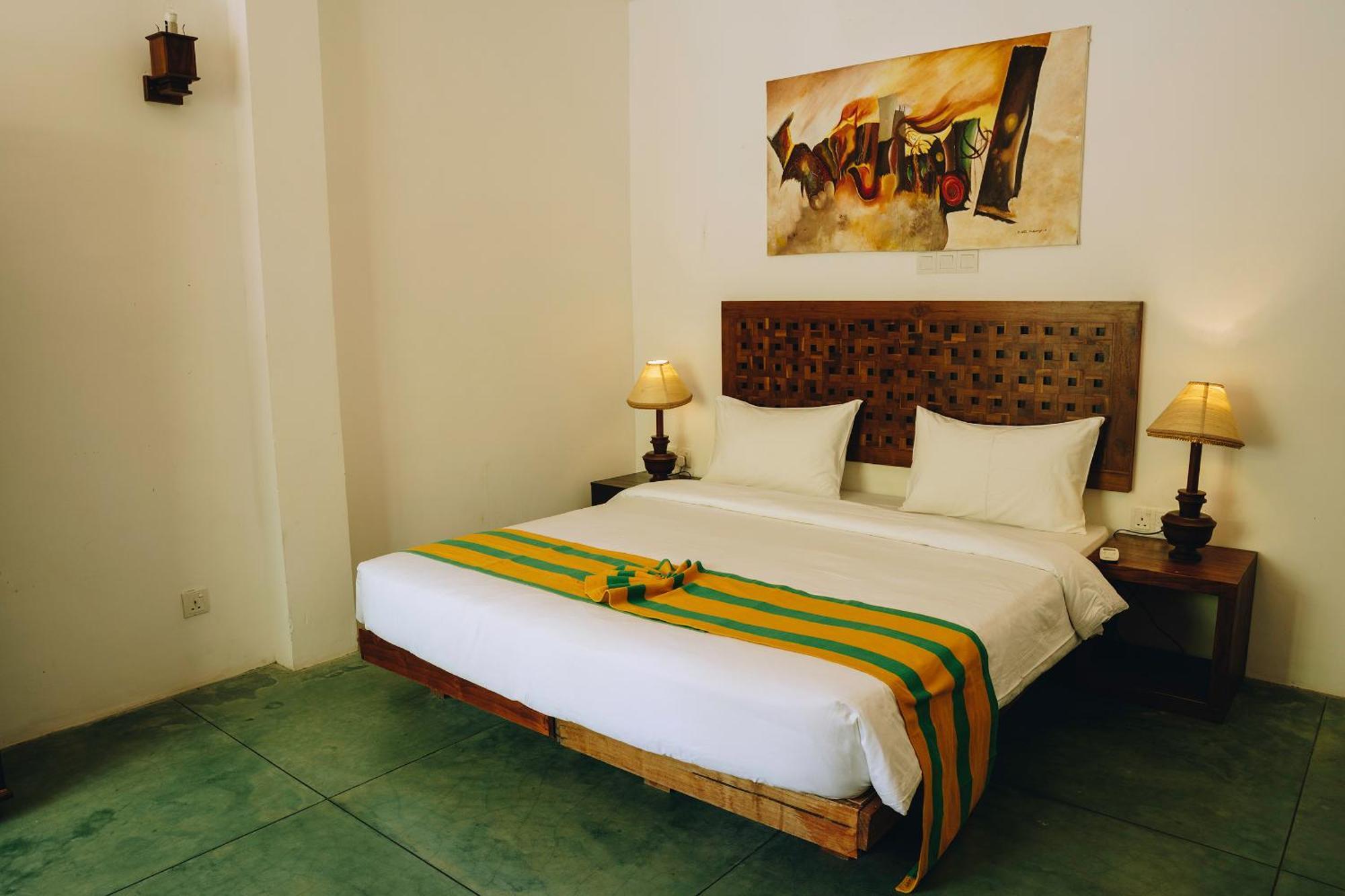 Yala Oga Reach Hotel Тиссамахарама Экстерьер фото