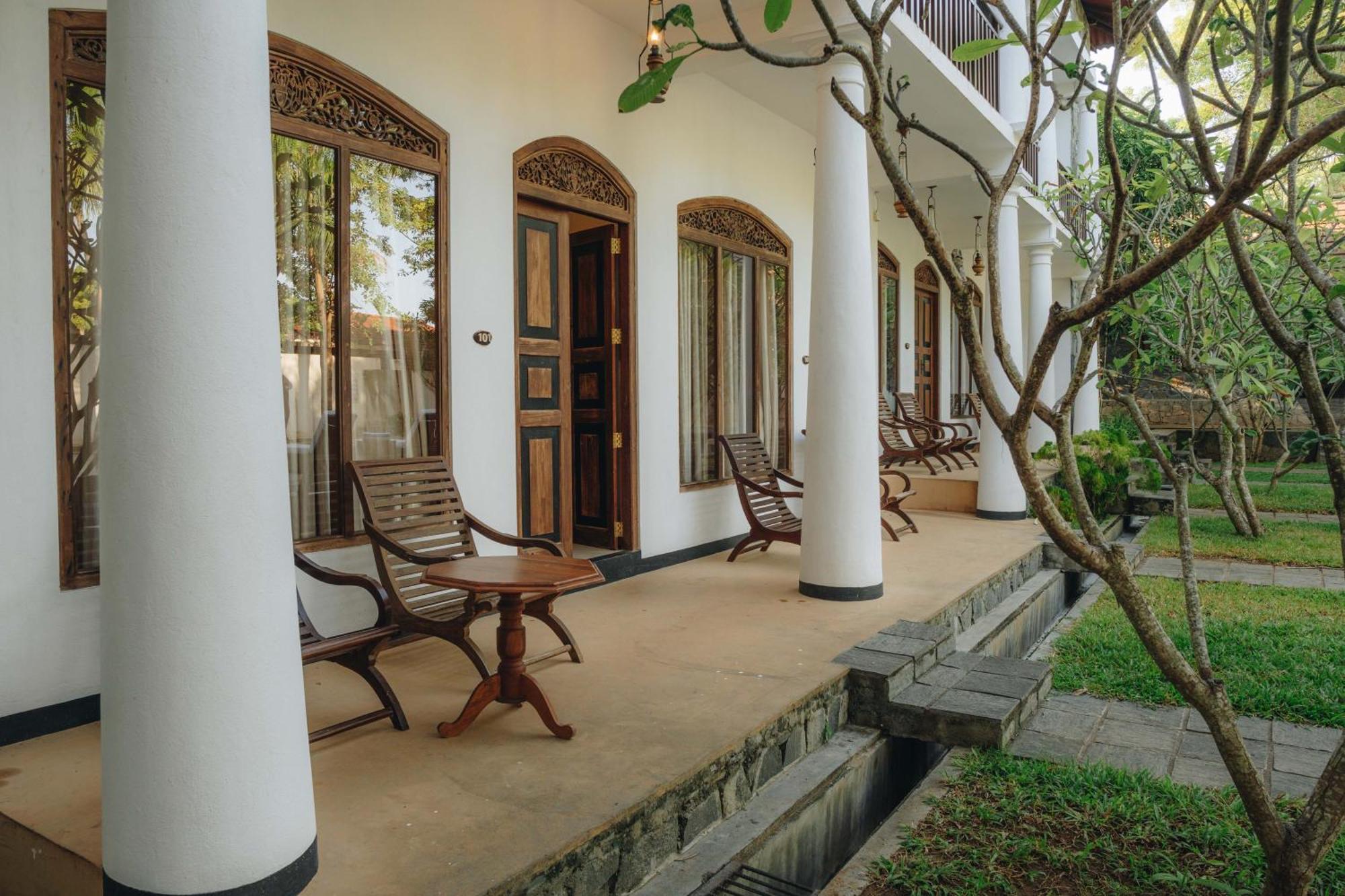 Yala Oga Reach Hotel Тиссамахарама Экстерьер фото