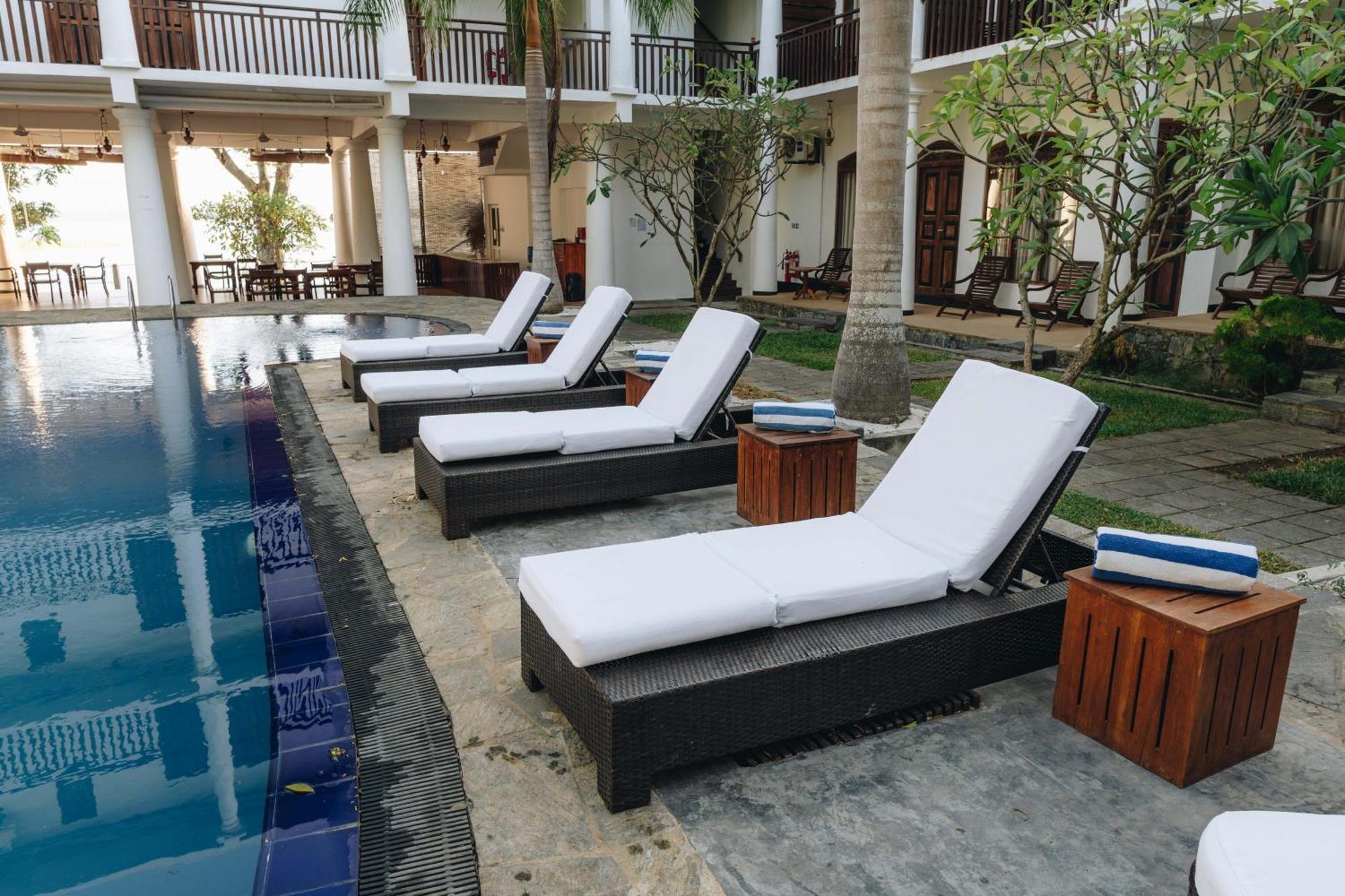 Yala Oga Reach Hotel Тиссамахарама Экстерьер фото