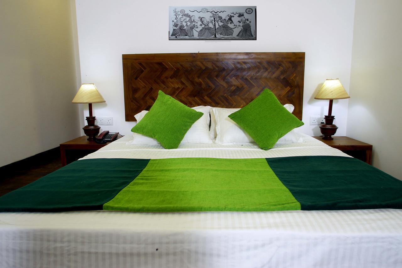 Yala Oga Reach Hotel Тиссамахарама Экстерьер фото